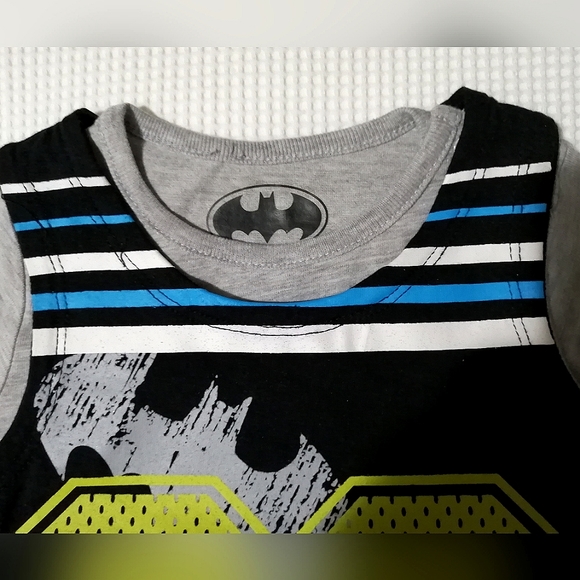 🔥SALE🔥 Batman DC Comics Baby Boy's Onesie with Tank Top NWT Sizes 6-9M, 9-12M - Picture 3 of 9